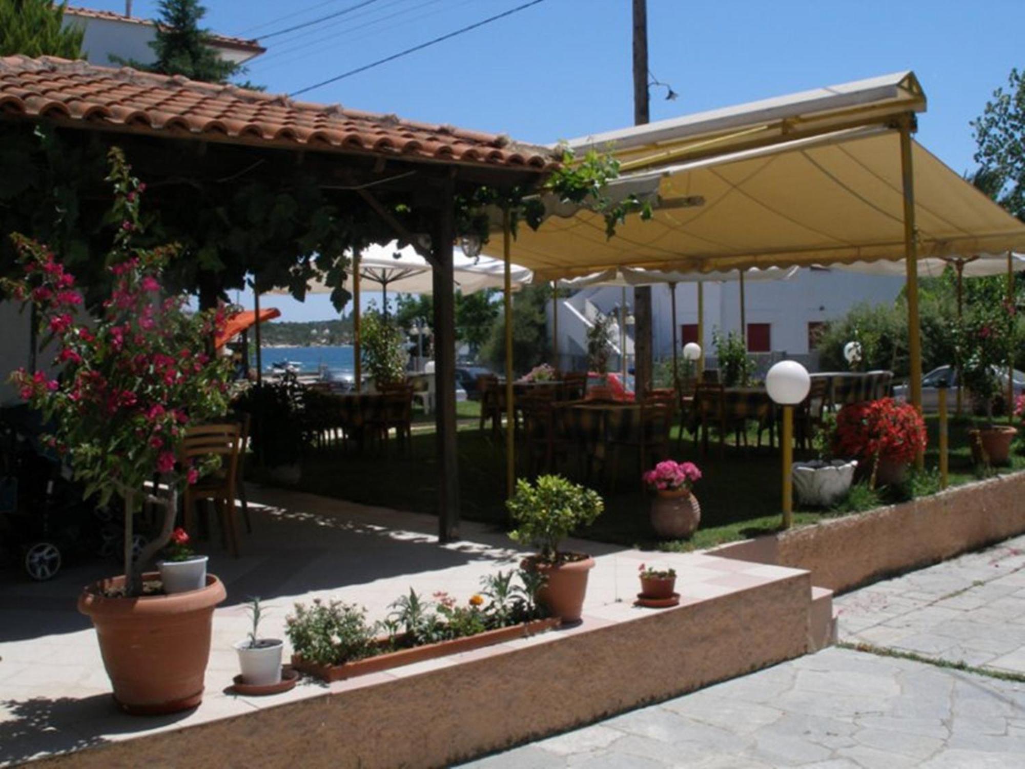 Hotel Alexandros Ormos Panagias Exterior photo